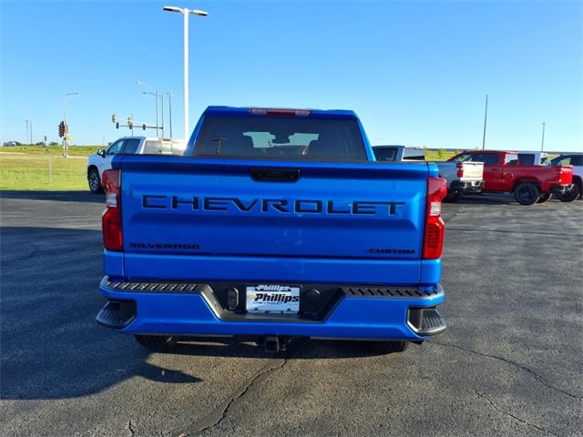 2025 Chevrolet Silverado 1500 Custom photo 3