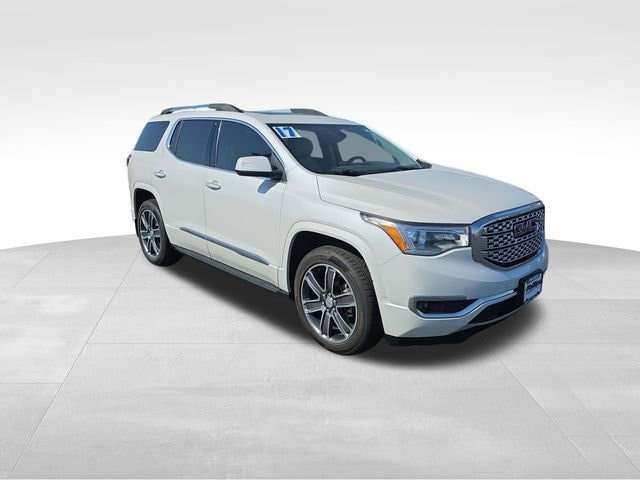 2017 GMC Acadia Denali - Photo 11