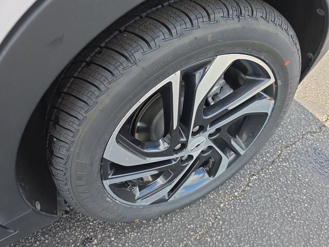 2023 Chevrolet Bolt EV 2LT - Photo 24