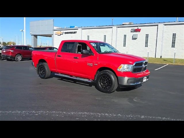 2019 Ram 1500 Classic SLT photo 2