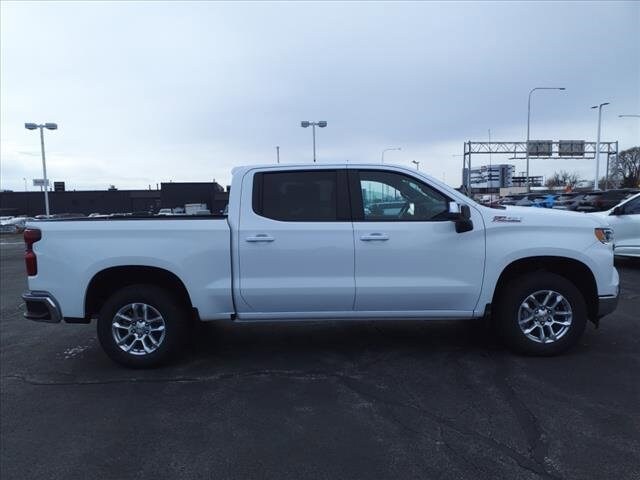 2025 Chevrolet Silverado 1500 LT photo 2