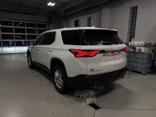 2023 Chevrolet Traverse LS photo 2