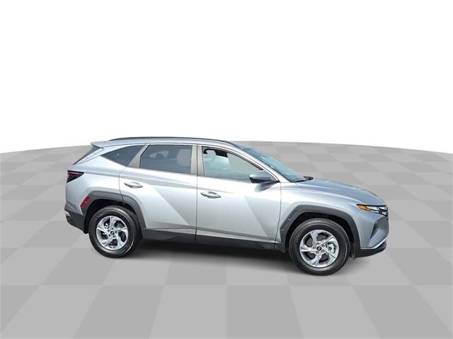 2022 Hyundai Tucson SEL photo 2