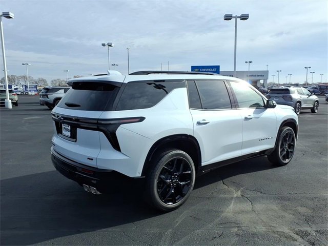 2026 Chevrolet Traverse RS photo 2
