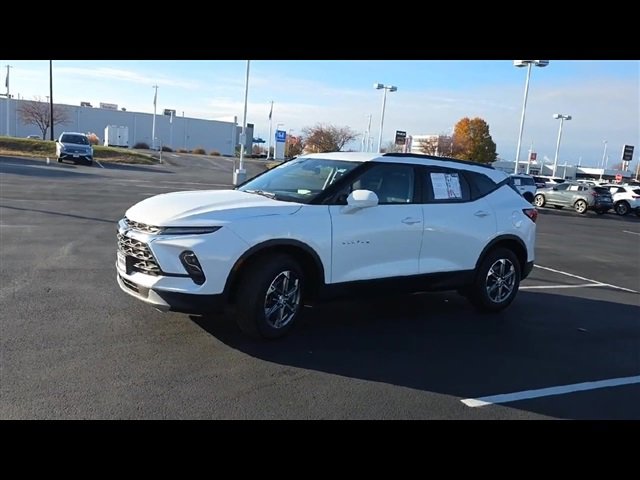 2023 Chevrolet Blazer 2LT photo 4