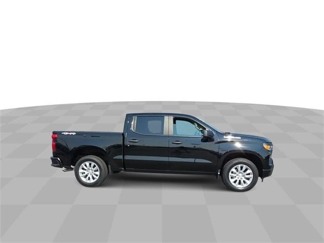 Used 2022 Chevrolet Silverado 1500 Custom with VIN 1GCPDBEK5NZ586335 for sale in Bourbonnais, IL