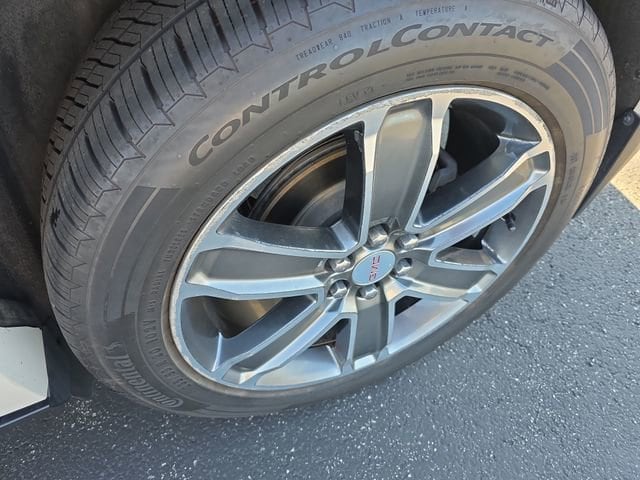 2017 GMC Acadia Denali - Photo 25