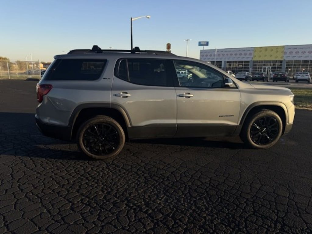 Used 2023 GMC Acadia SLT SUV