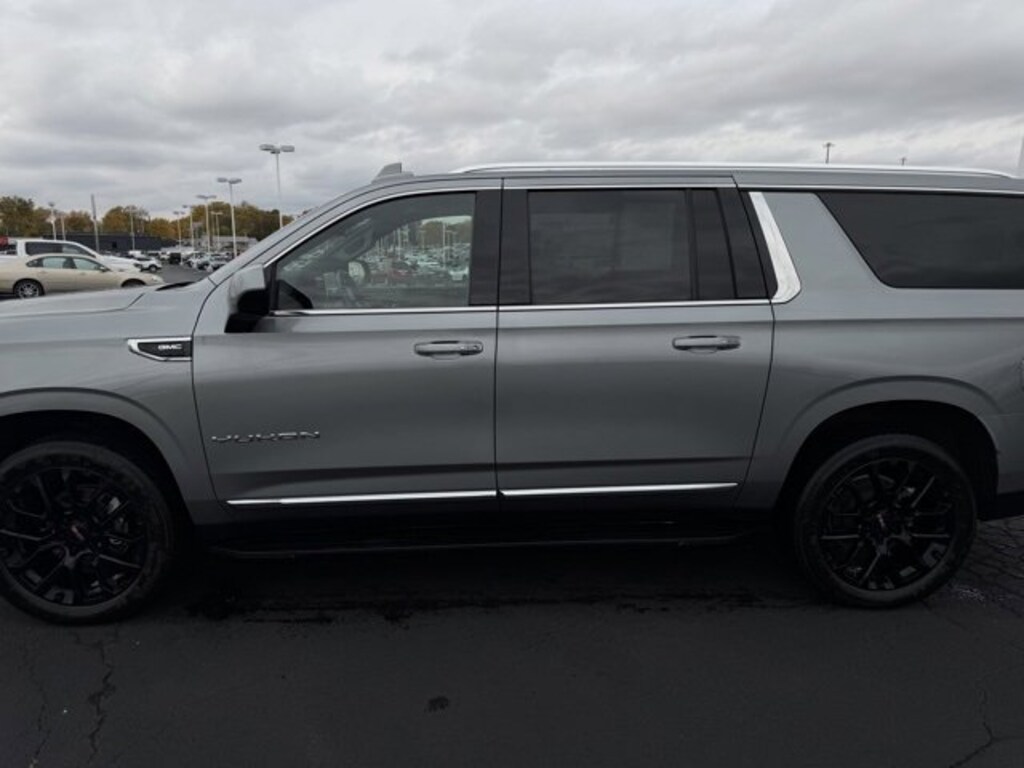 Used 2023 GMC Yukon XL SLT SUV