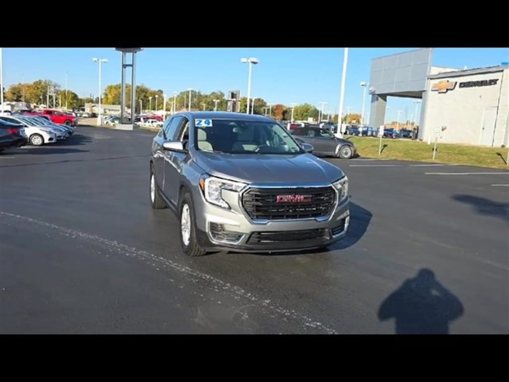 Used 2024 GMC Terrain SLE SUV
