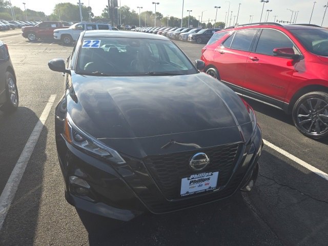 Used 2022 Nissan Altima SR with VIN 1N4BL4CV2NN314022 for sale in Bourbonnais, IL