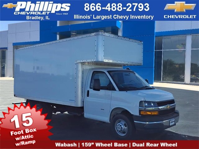 2025 Chevrolet Express Cutaway Base's photo