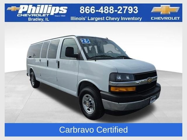 2025 Chevrolet Express 3500 LT Extended's photo