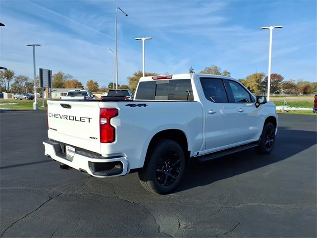 2026 Chevrolet Silverado 1500 RST photo 3