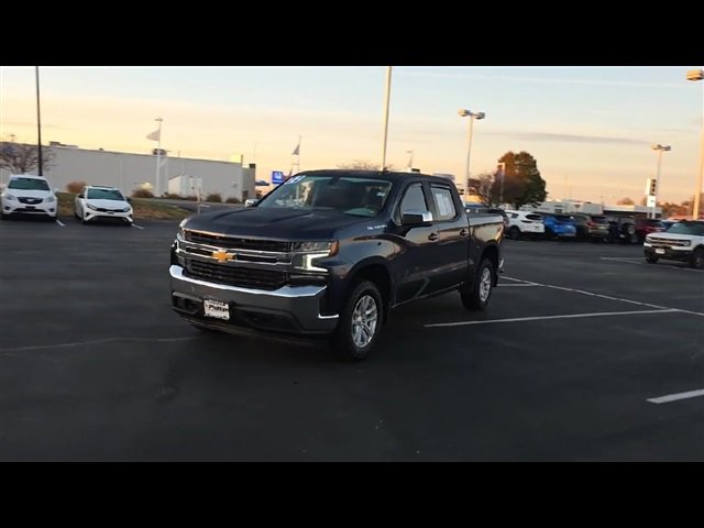 2022 Chevrolet Silverado 1500 LT photo 4