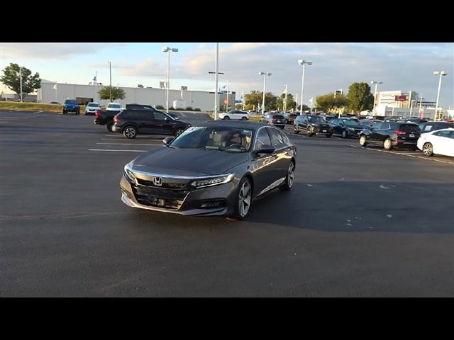 2018 Honda Accord Touring photo 4