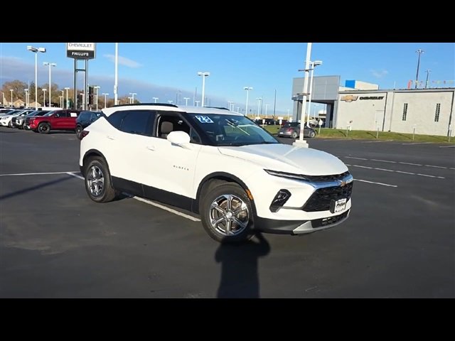 2023 Chevrolet Blazer 2LT photo 2