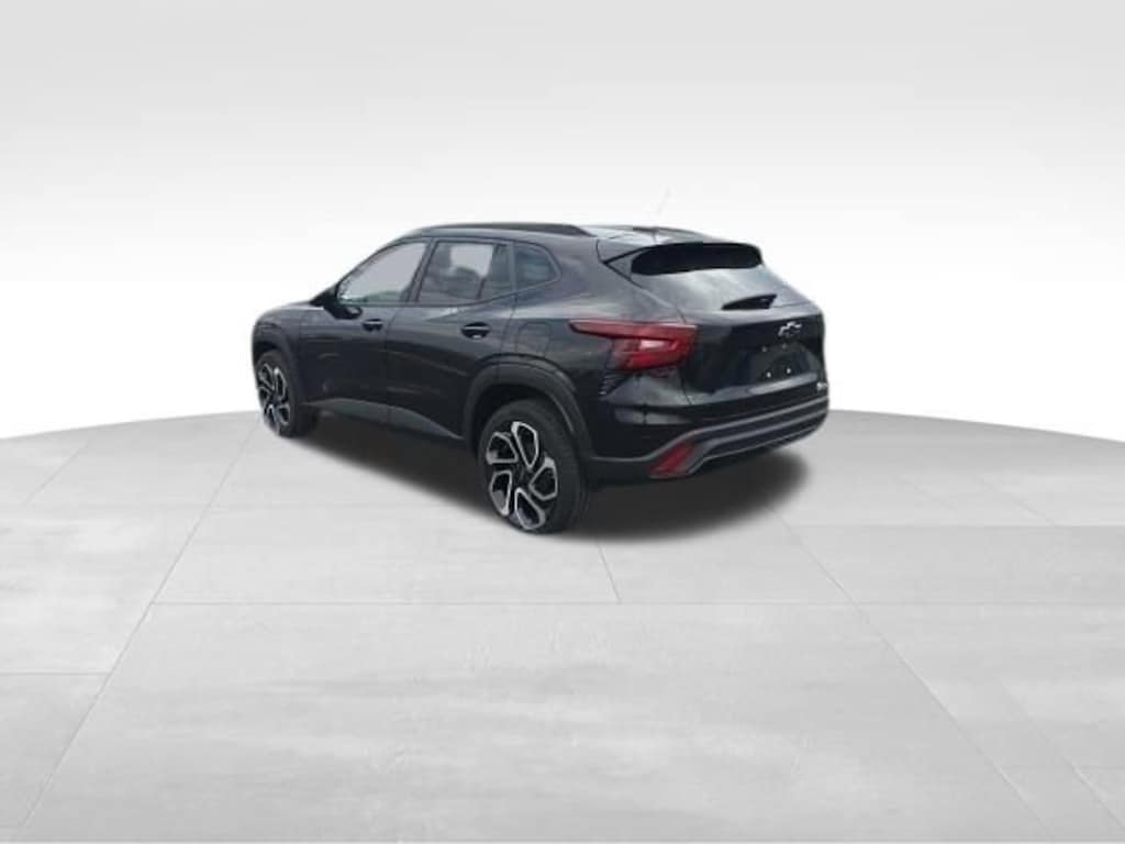 Used 2025 Chevrolet Trax 2RS SUV