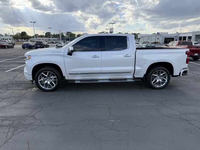 2024 Chevrolet Silverado 1500 High Country photo 2