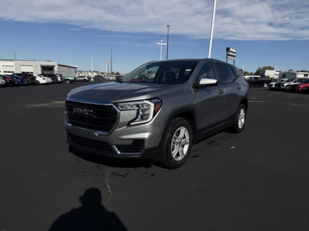 Used 2024 GMC Terrain SLE SUV