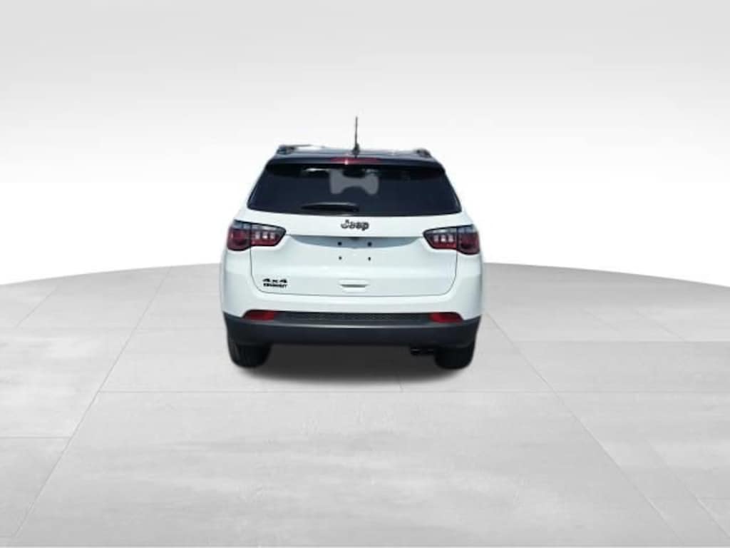 Used 2022 Jeep Compass Altitude 4x4 SUV