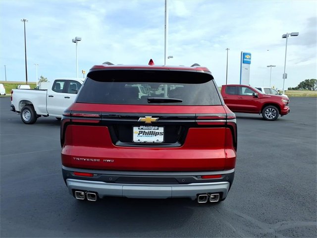 2026 Chevrolet Traverse photo 2