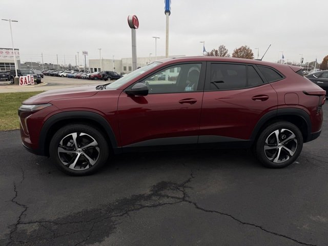 2024 Chevrolet Trax photo 2