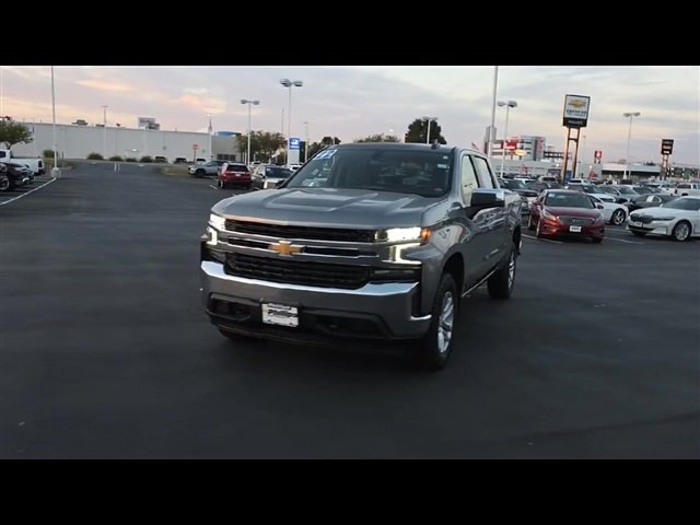 2022 Chevrolet Silverado 1500 LT photo 4