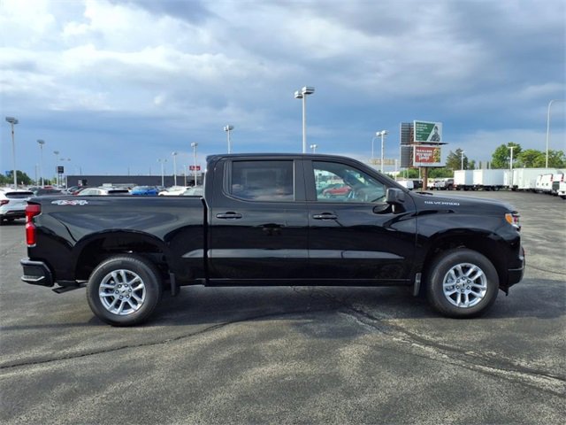 2025 Chevrolet Silverado 1500 RST photo 2