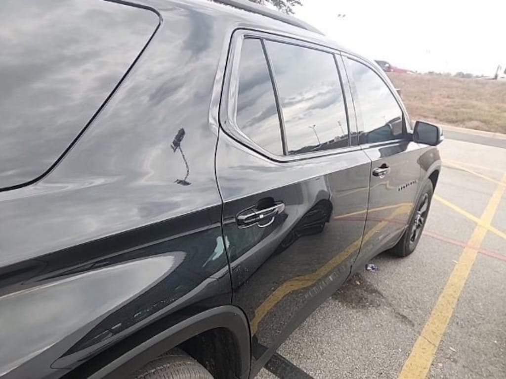 Used 2023 Chevrolet Traverse LT Leather SUV