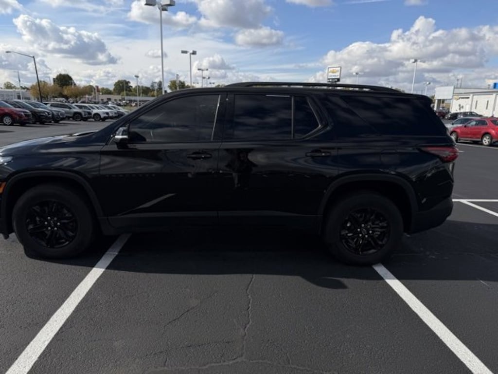 Used 2023 Chevrolet Traverse LT Leather SUV