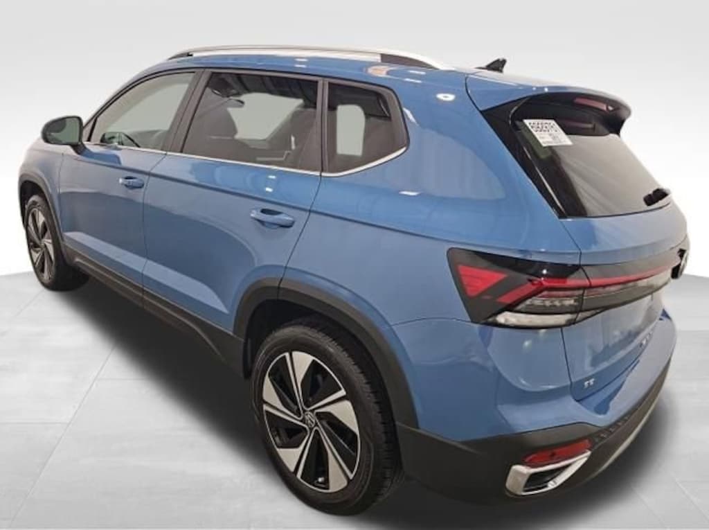 Used 2025 Volkswagen Taos 1.5T SE SUV
