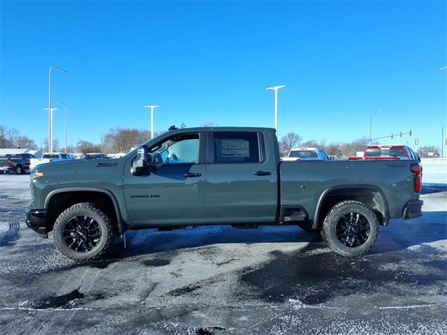 2026 Chevrolet Silverado 2500HD LT photo 4