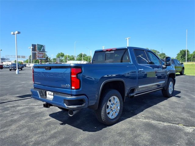 2025 Chevrolet Silverado 2500HD High Country photo 3