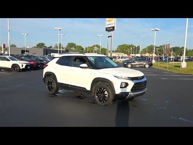 2021 Chevrolet Trailblazer LT photo 2