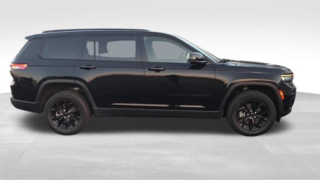Used 2025 Jeep Grand Cherokee L Altitude X 4x4 SUV