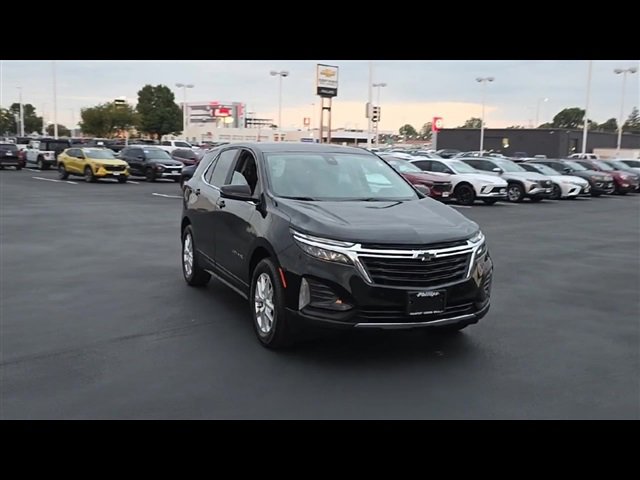 2023 Chevrolet Equinox LT photo 3