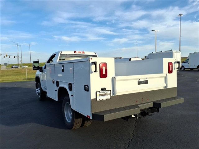 2025 Chevrolet Silverado 3500HD Work Truck photo 3