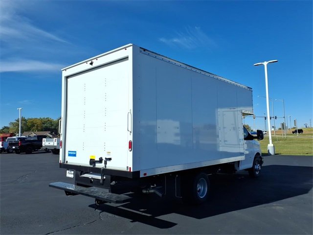 2025 Chevrolet Express 3500 Cutaway Van photo 3