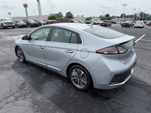 2021 Hyundai Ioniq Plug-In Hybrid SEL photo 3