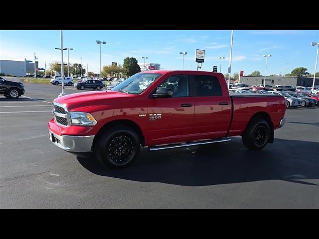 2019 Ram 1500 Classic SLT photo 4