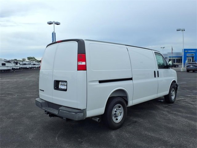 2025 Chevrolet Express Cargo 2500 Van photo 4