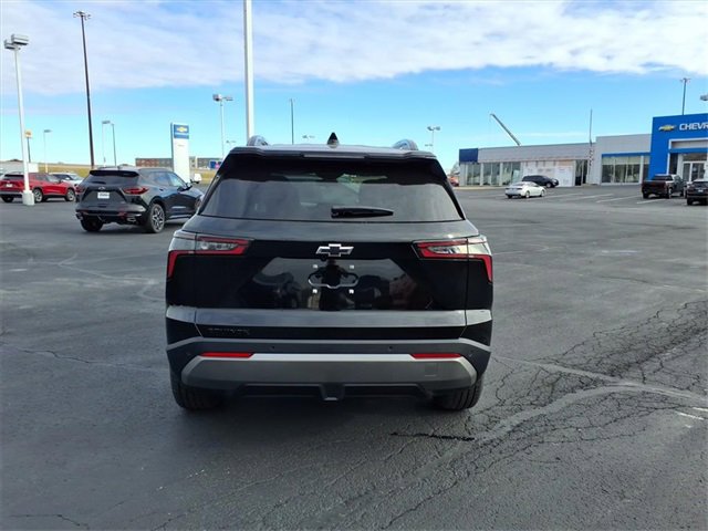 2026 Chevrolet Equinox LT photo 2