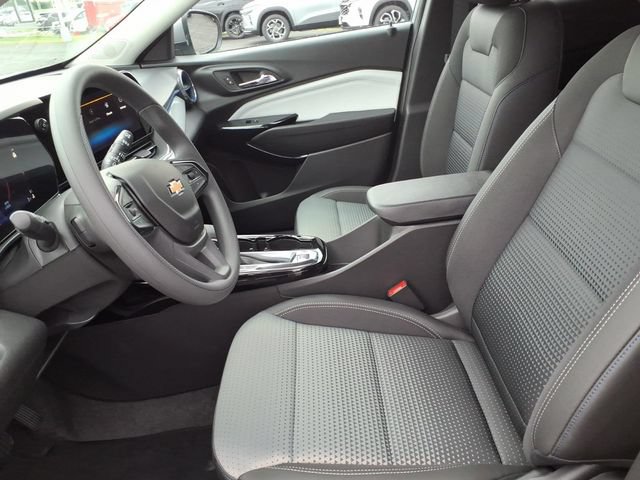 2026 Chevrolet Trax LT - Photo 11