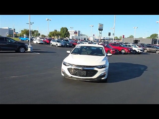 2023 Chevrolet Malibu RS photo 3