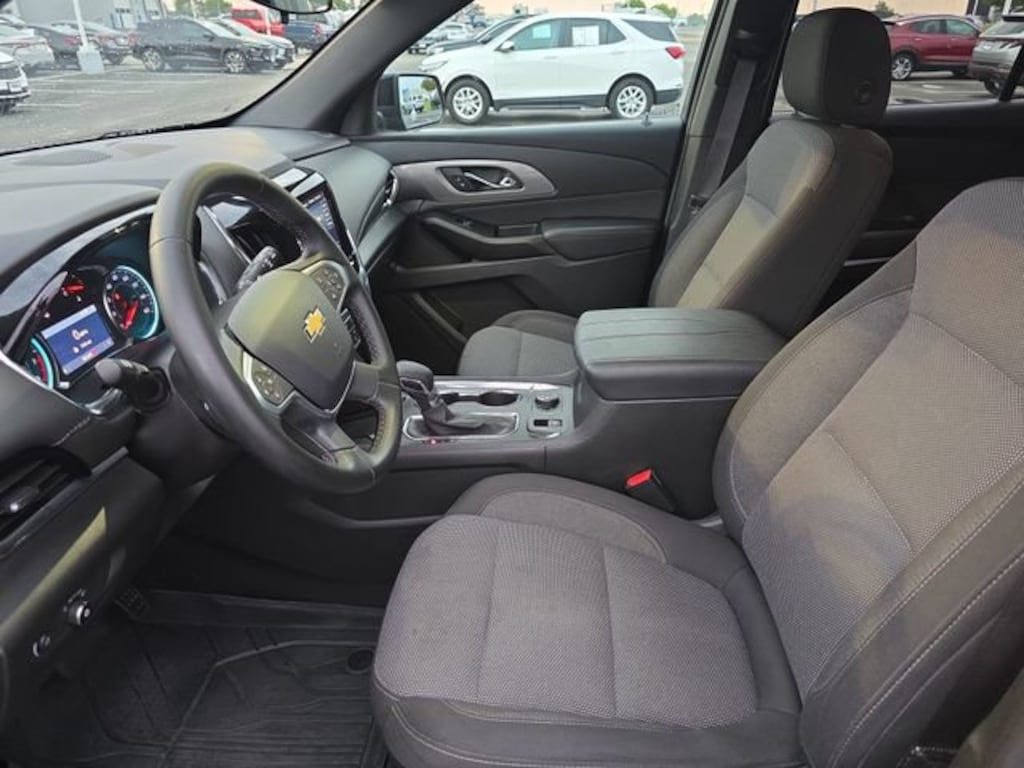 Used 2023 Chevrolet Traverse LT Cloth SUV