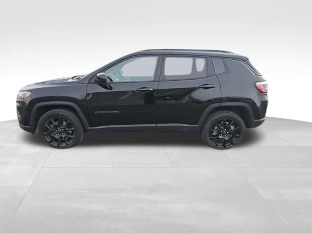 Used 2025 Jeep Compass Latitude 4x4 SUV