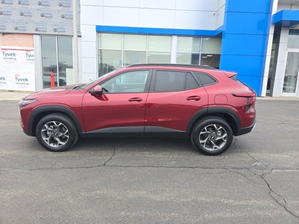 Used 2024 Chevrolet Trax LT SUV