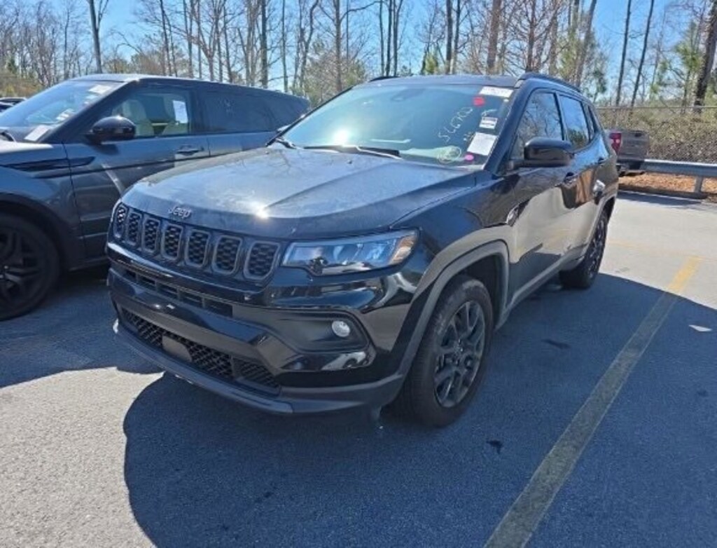 Used 2025 Jeep Compass Latitude 4x4 SUV