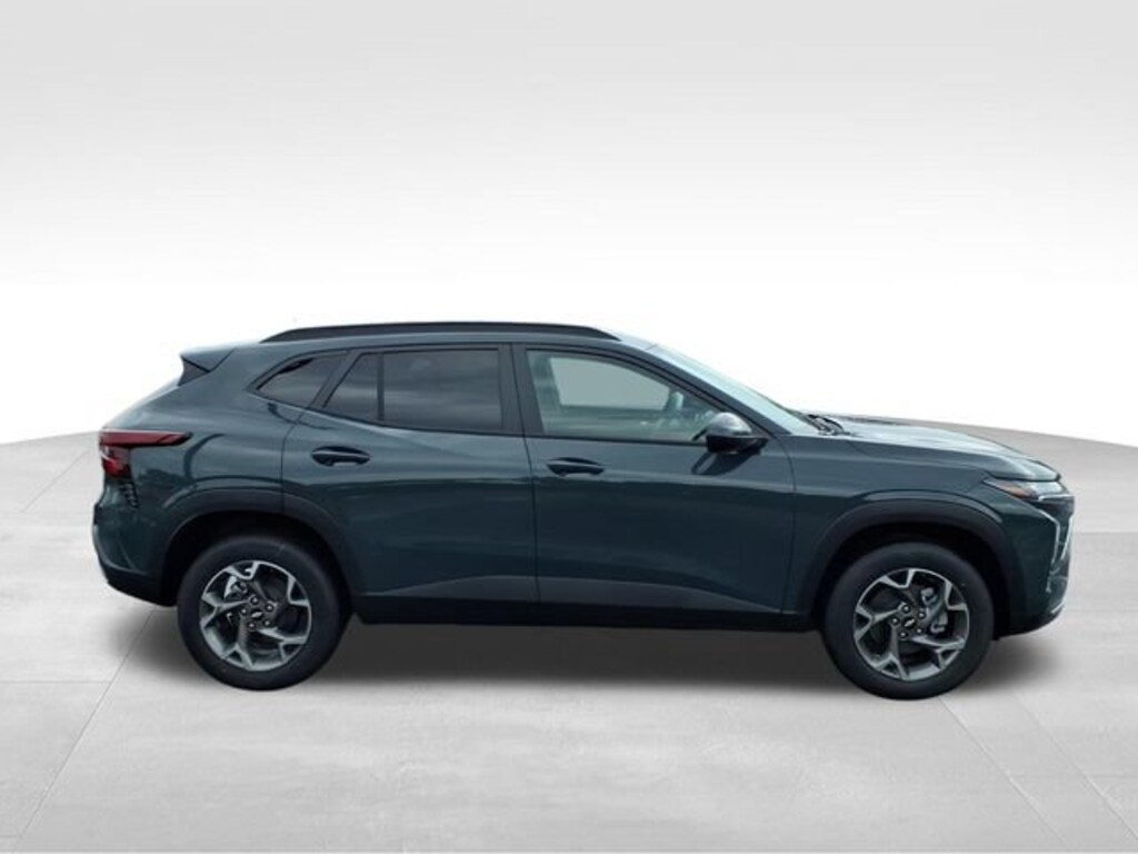 New 2026 Chevrolet Trax LT SUV
